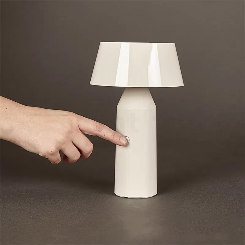 Nowoczesna, designerska lampa  – Desk Lamp recenzja i cena